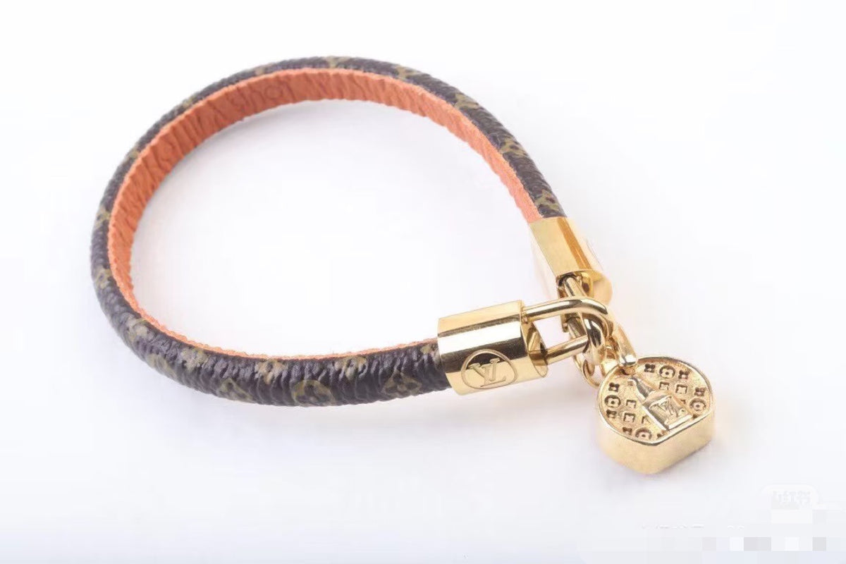 Bag Motif Bangle in Gold-Tone – Bag Detail – Design 002 front product view