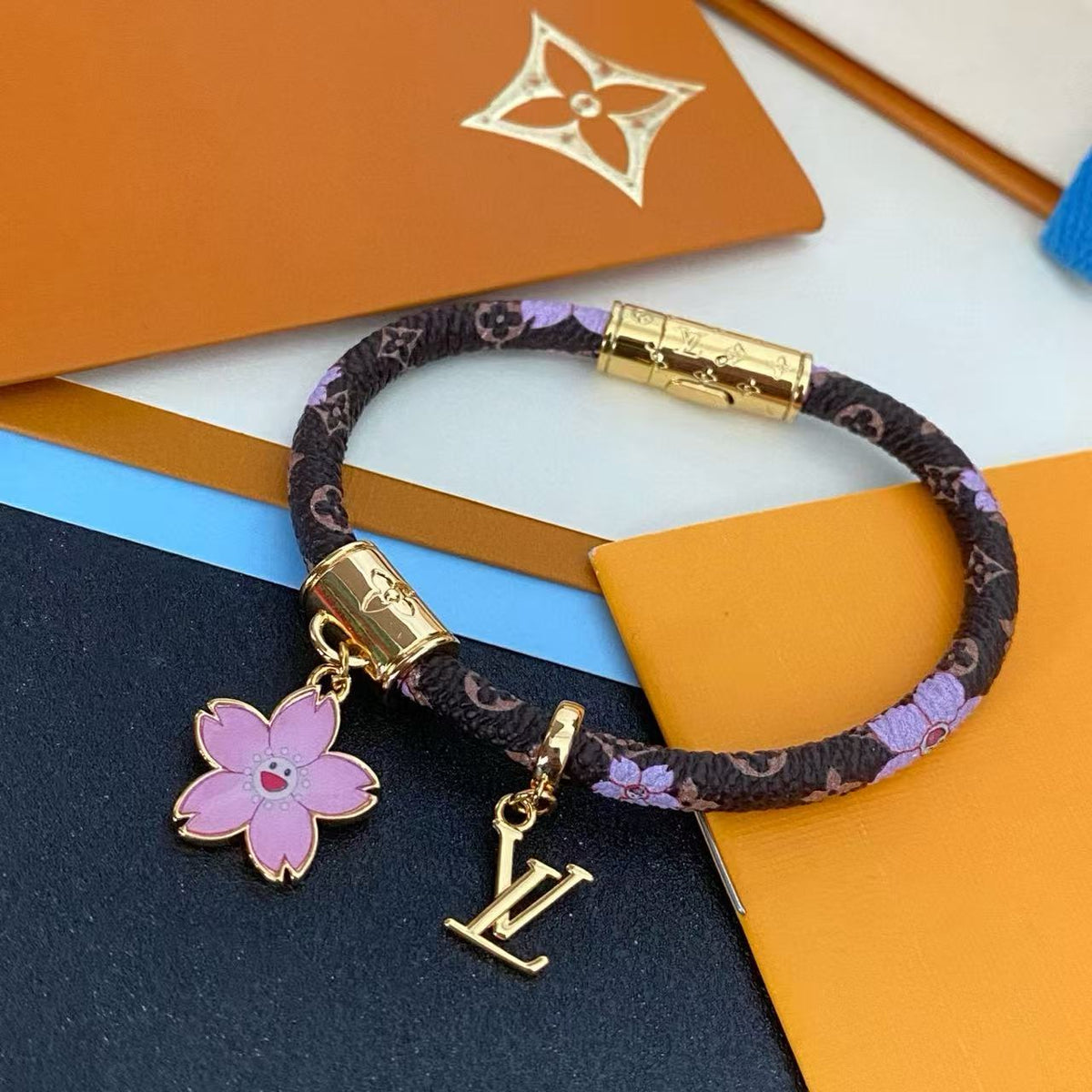 Geometric Emblem Bangle in Gold-Tone – Leather Detail – Design 003 close-up detail