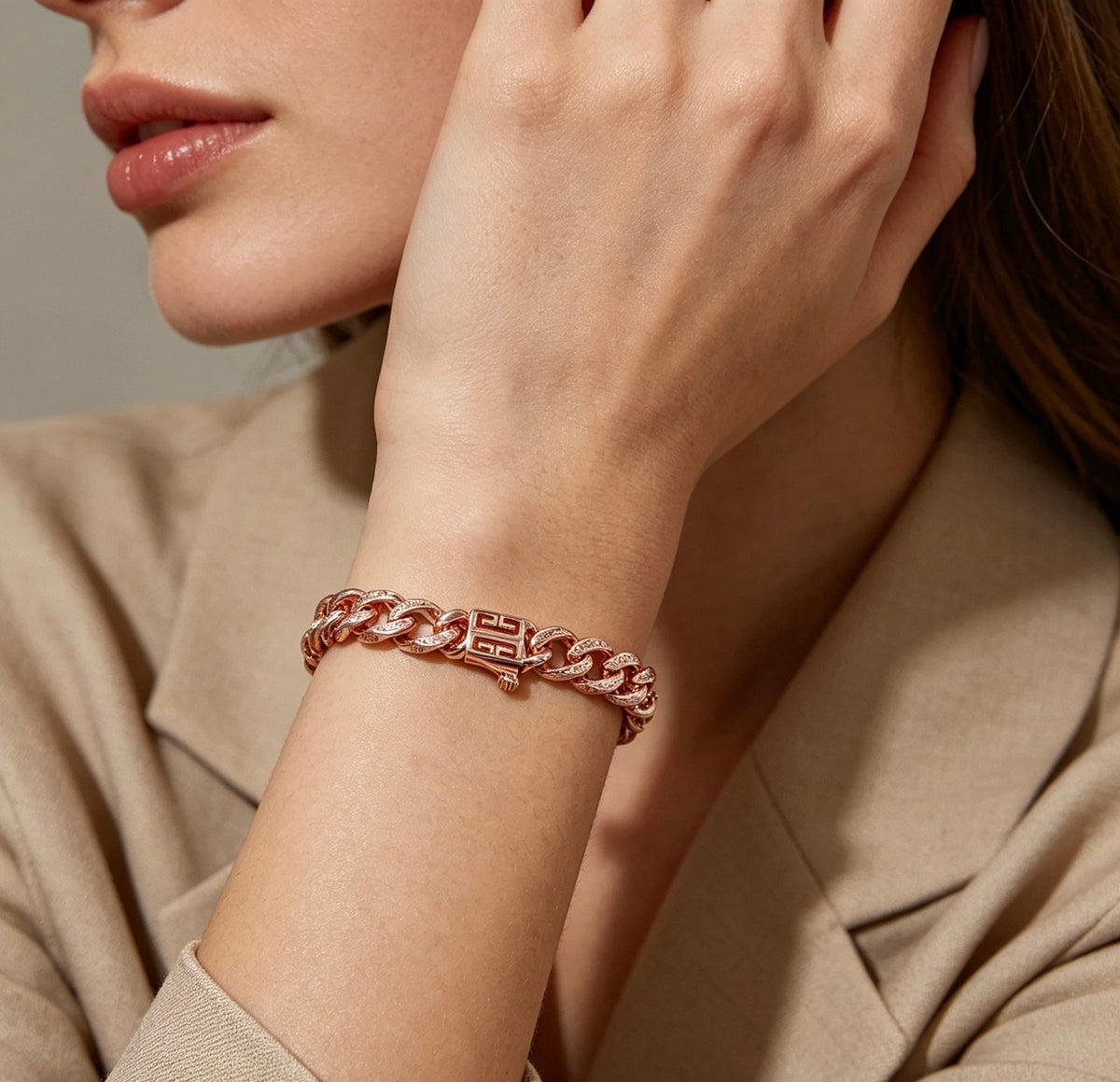 Floral Bracelet in Gold-Tone – Design 006 detail view