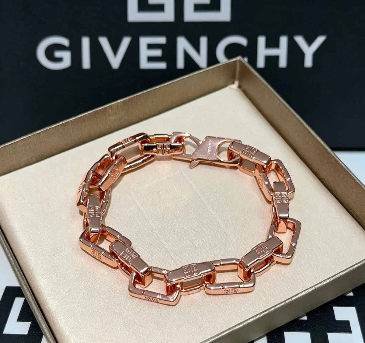 Floral Bracelet in Gold-Tone – Design 004 front product view