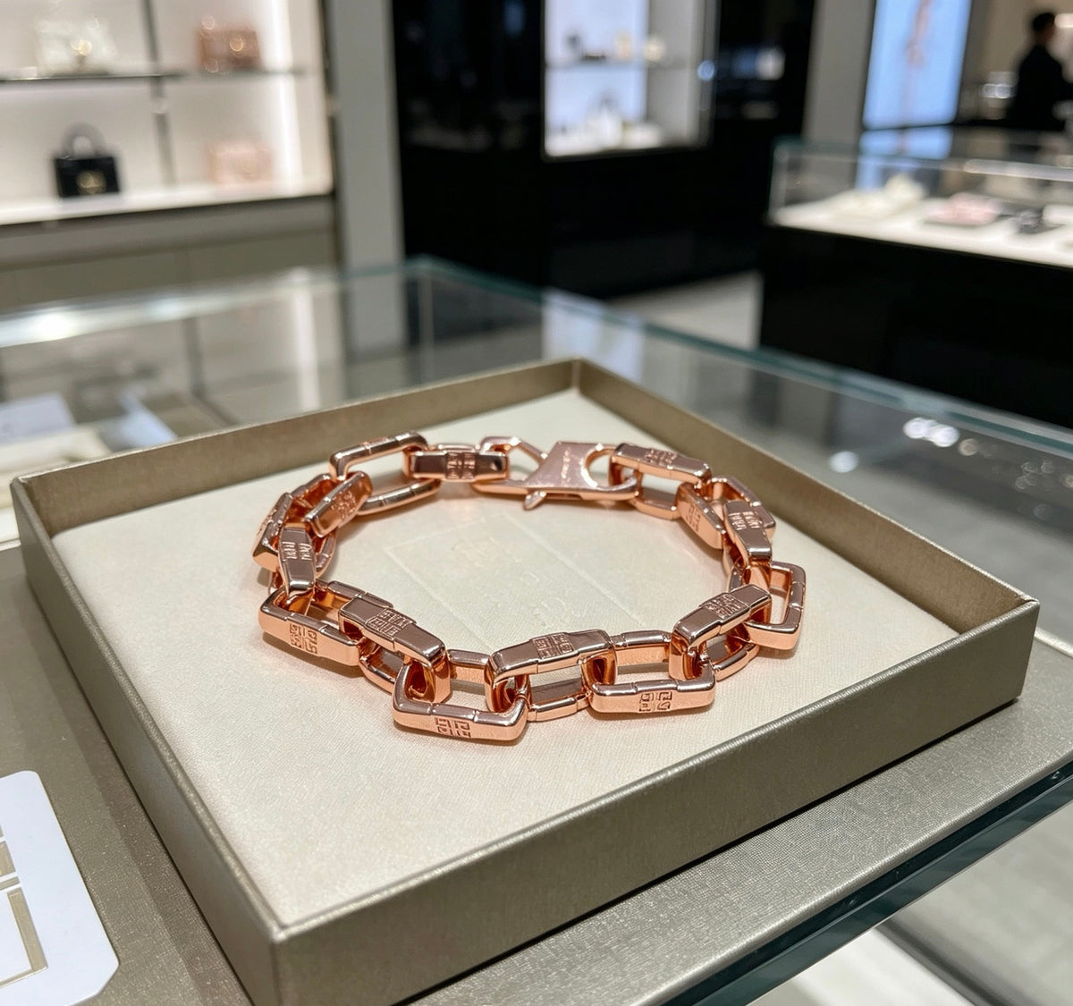 Floral Bracelet in Gold-Tone – Design 010 main product view