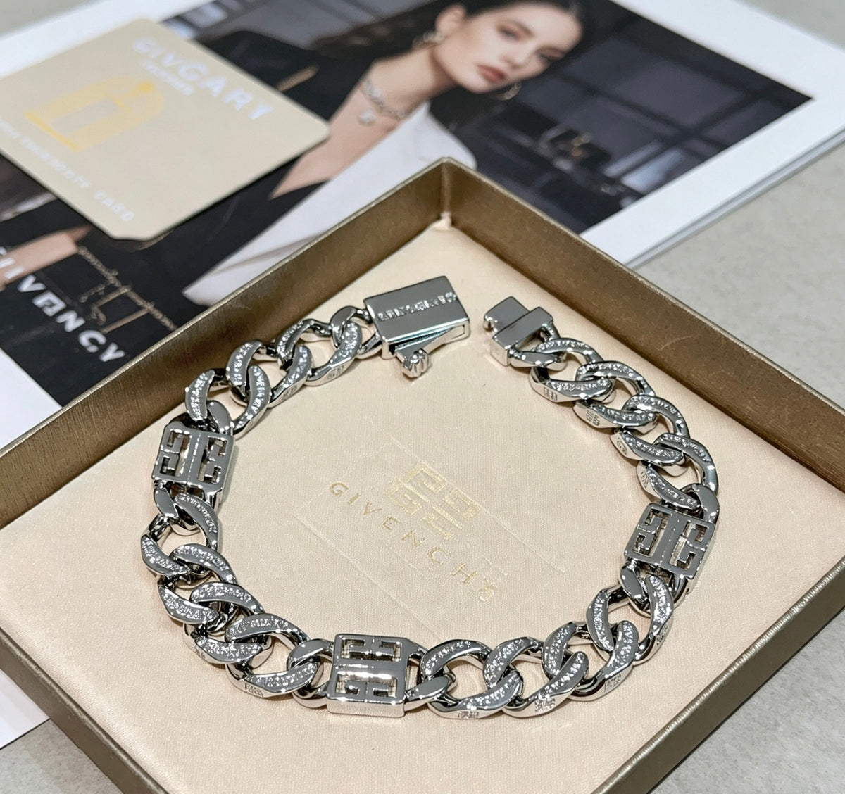 Floral Bracelet in Gold-Tone – Design 003 side detail