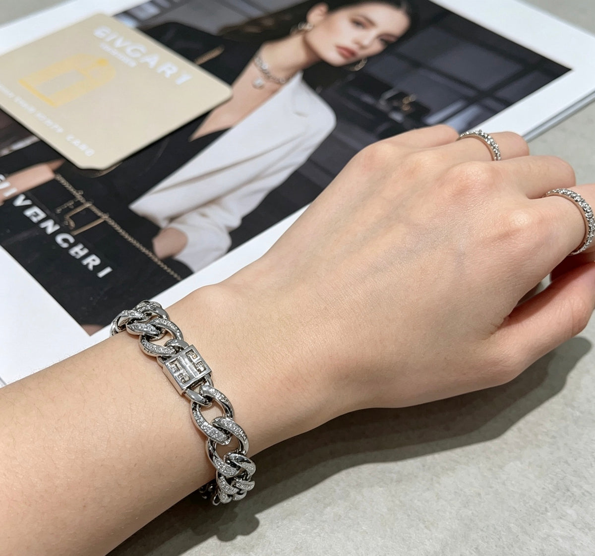 Floral Bracelet in Gold-Tone – Design 003 detail view