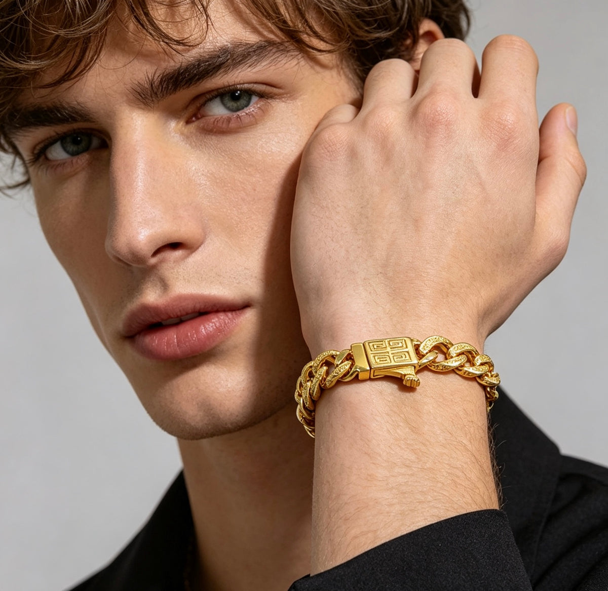 4G Emblem Emblem Bracelet – Design 08 styled detail