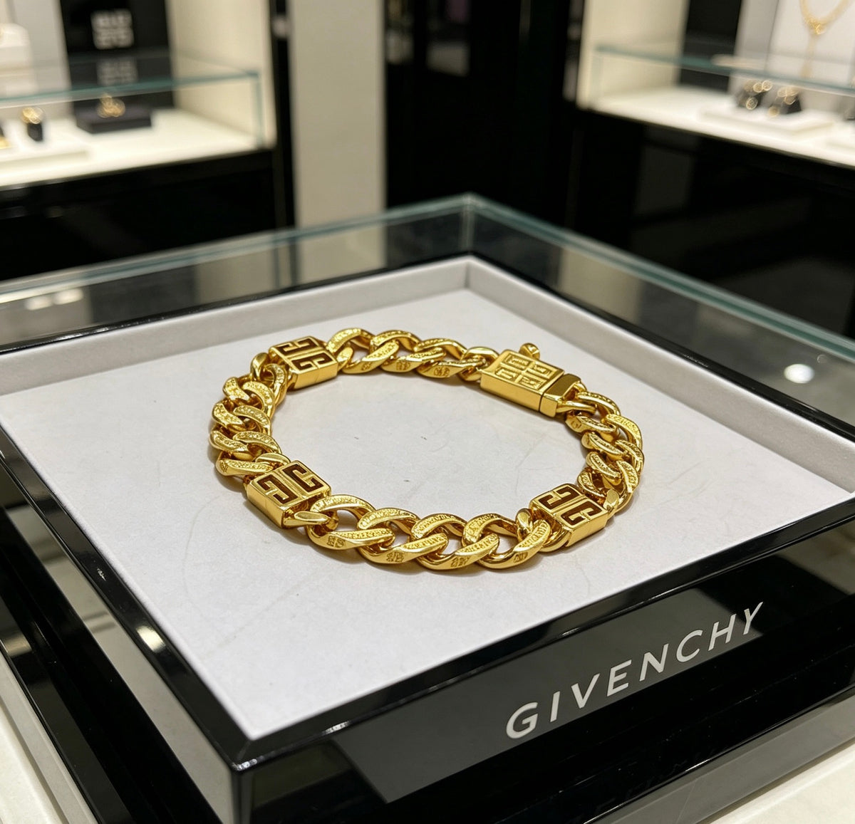 Floral Bracelet in Gold-Tone – Design 002 front product view