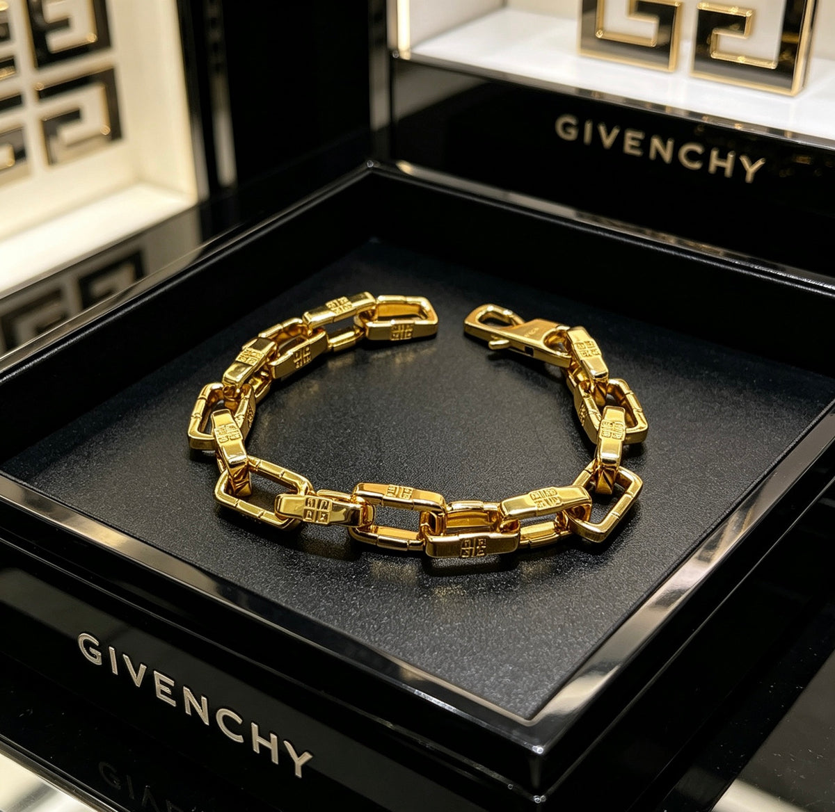 Floral Bracelet in Gold-Tone – Design 001 main product view