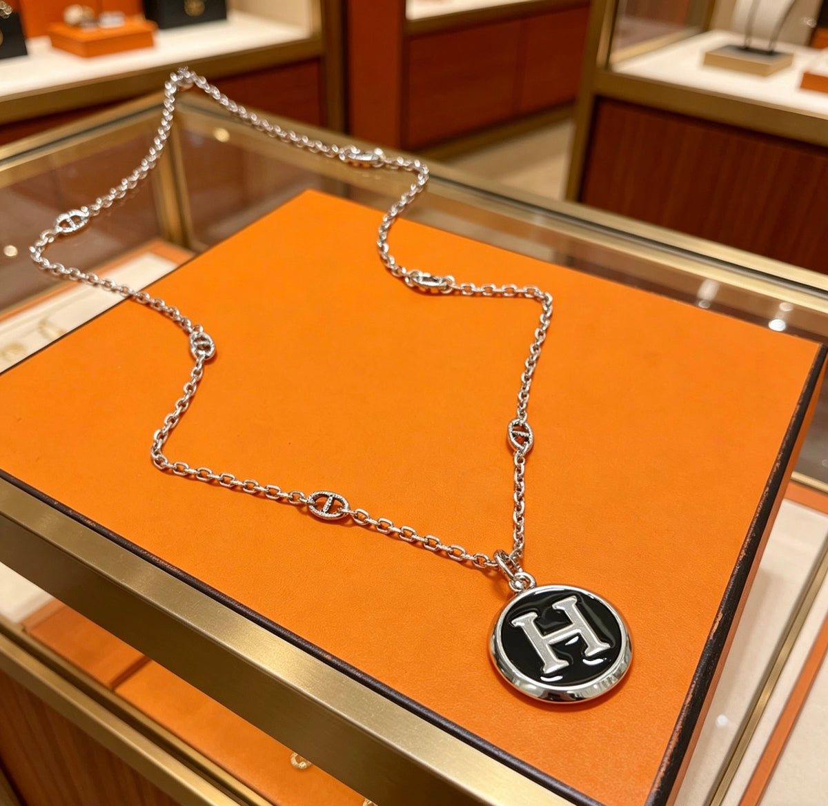 Toggle Pendant Necklace in Polished Metal-Tone – Toggle Detail – Design 015 front product view
