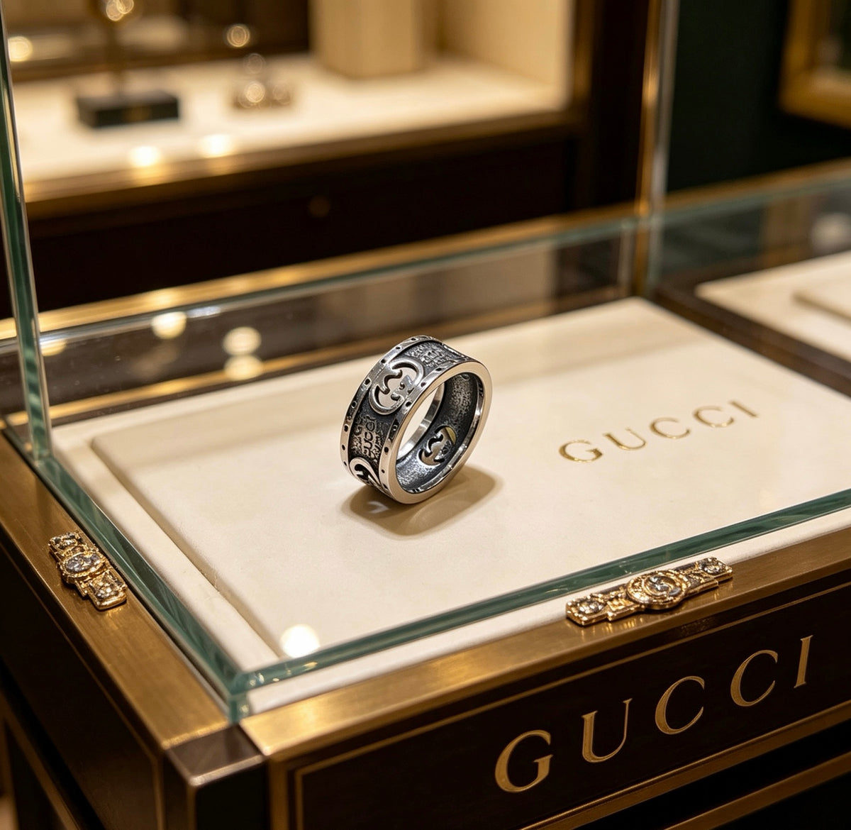 Double-G Emblem Statement Ring in Polished Metal-Tone – Design 003 side detail