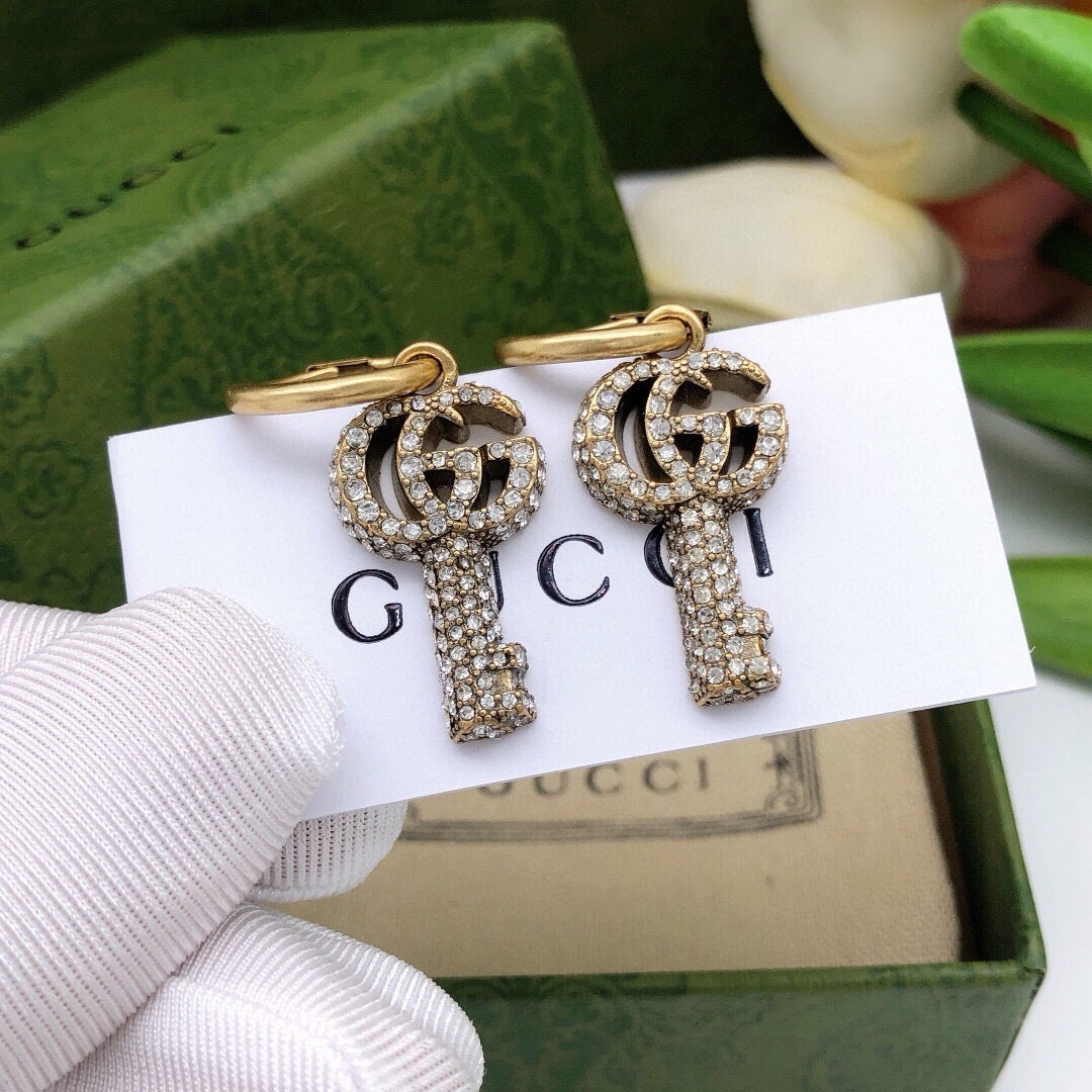 Double-G Emblem Stud Earrings in Silver-Tone – Vintage Detail main product view