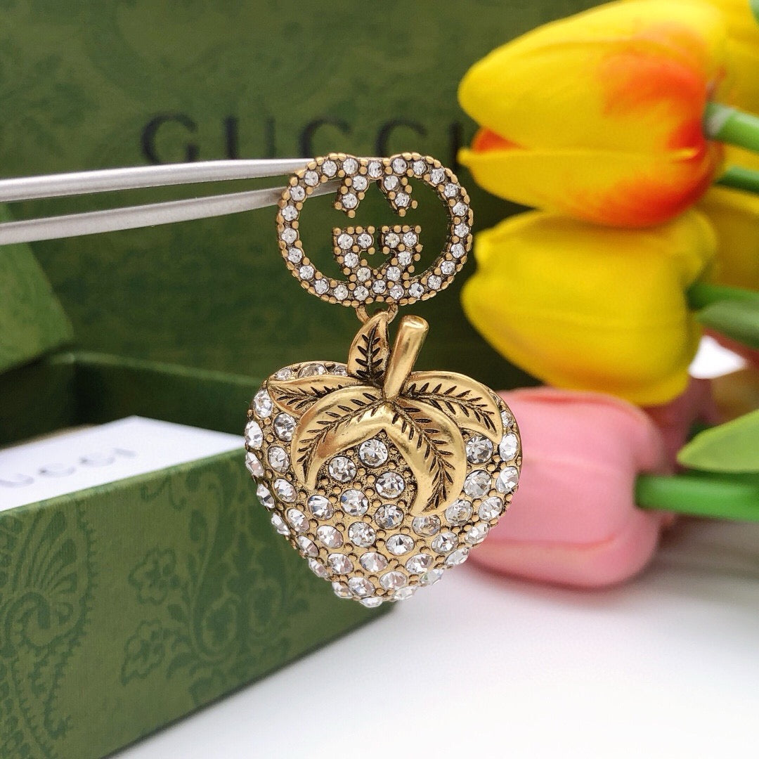 Geometric Emblem Hair Accessory – Crystal Detail close-up detail