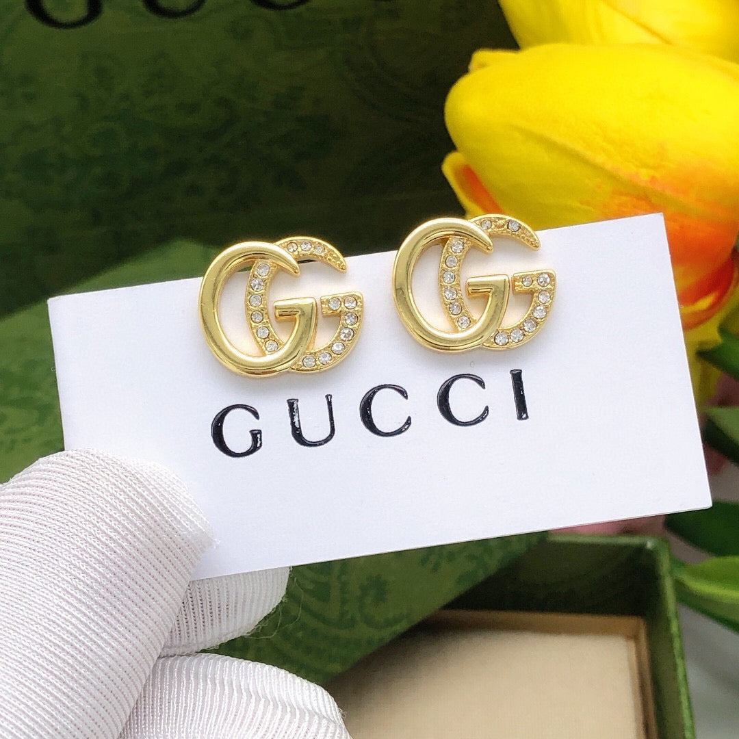 Double-G Emblem Stud Earrings in Polished Metal-Tone – Design 018 main product view