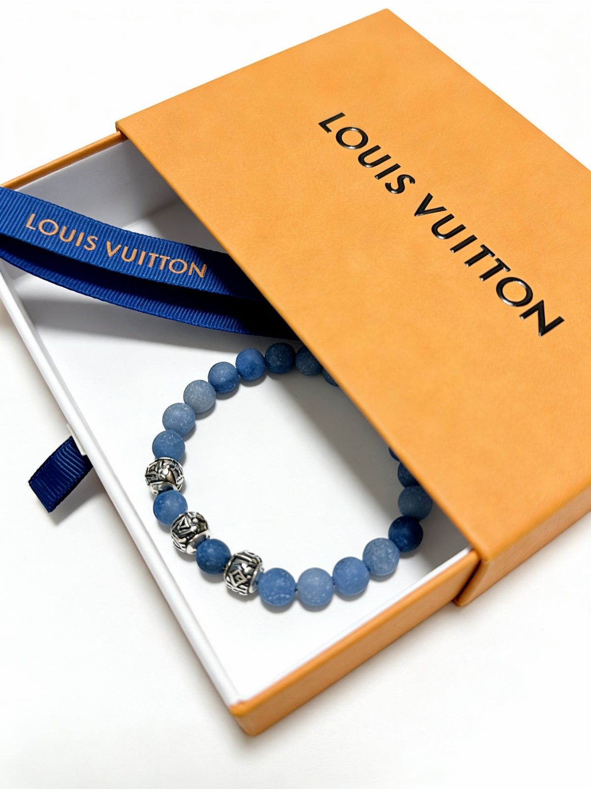 Geometric Emblem Bracelet in Silver-Tone – Design 028 side detail
