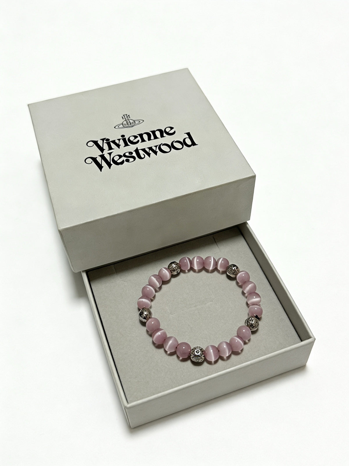 Orb-Inspired Emblem Bracelet in Silver-Tone – Vintage Detail – Design 012 main product view