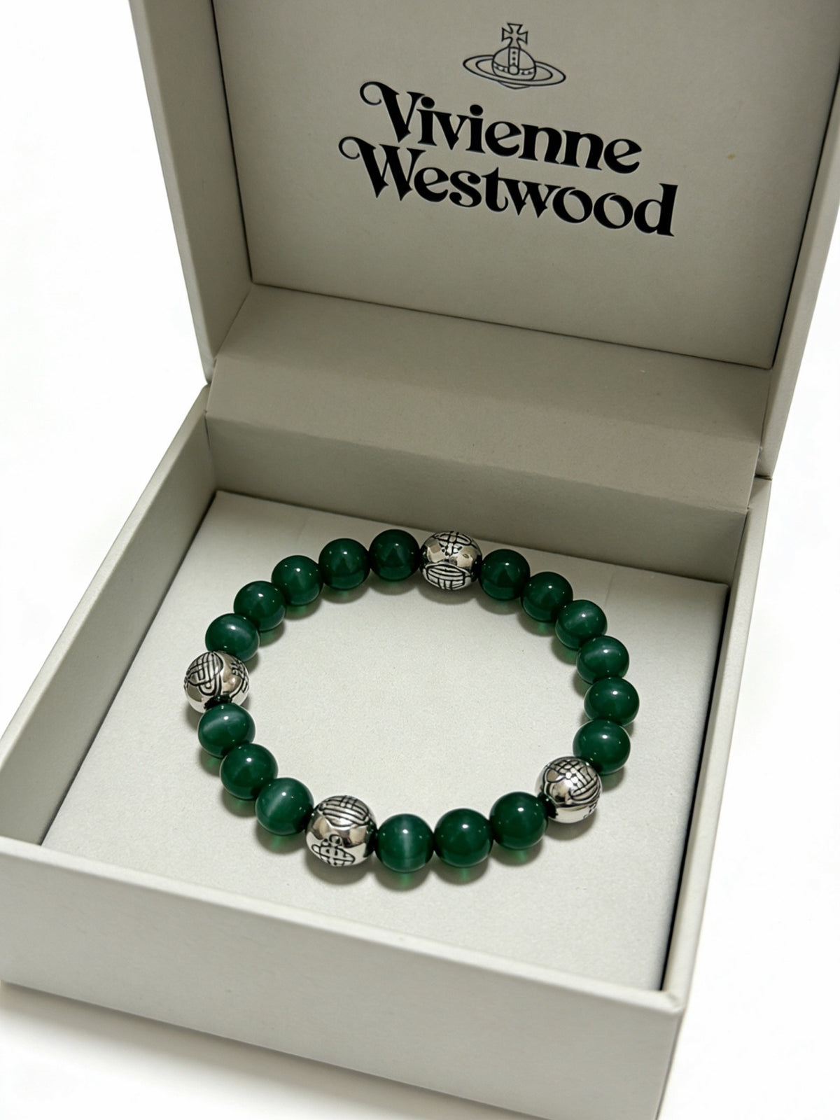 Orb-Inspired Emblem Bracelet in Silver-Tone – Vintage Detail – Design 011 close-up detail