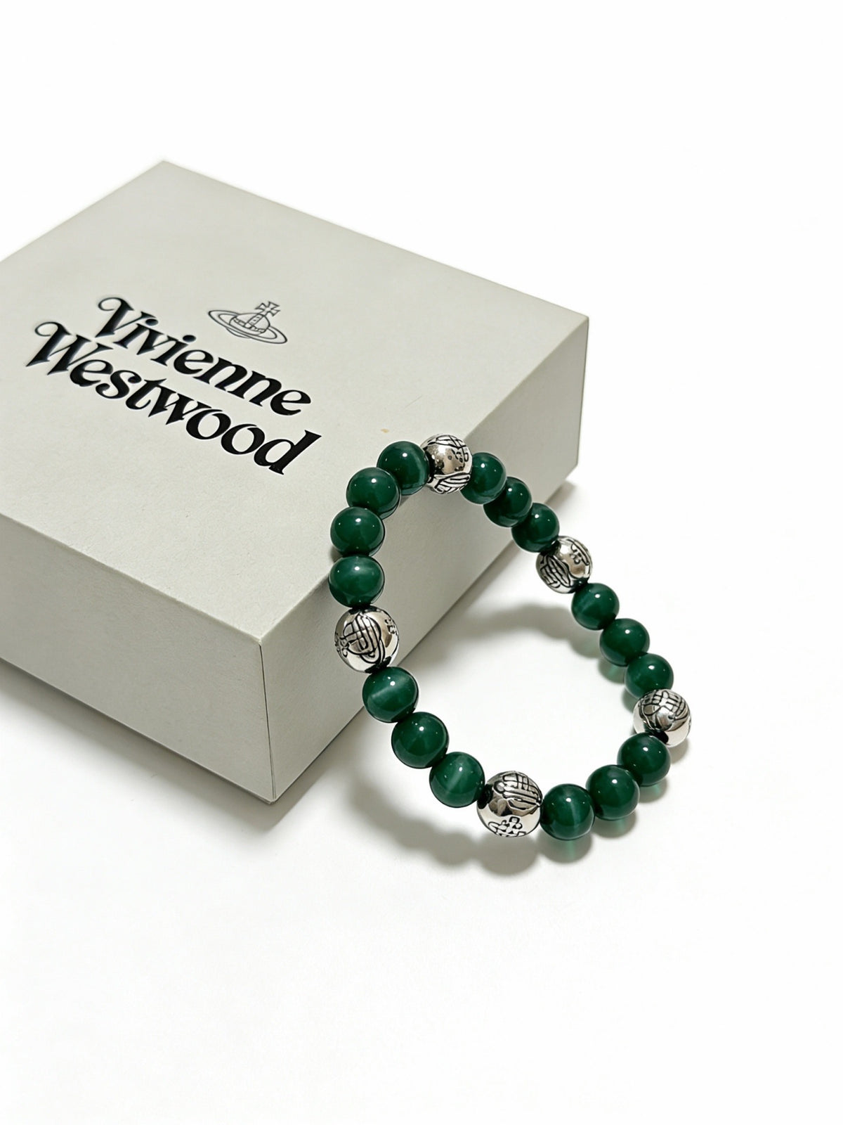 Orb-Inspired Emblem Bracelet in Silver-Tone – Vintage Detail – Design 011 detail view