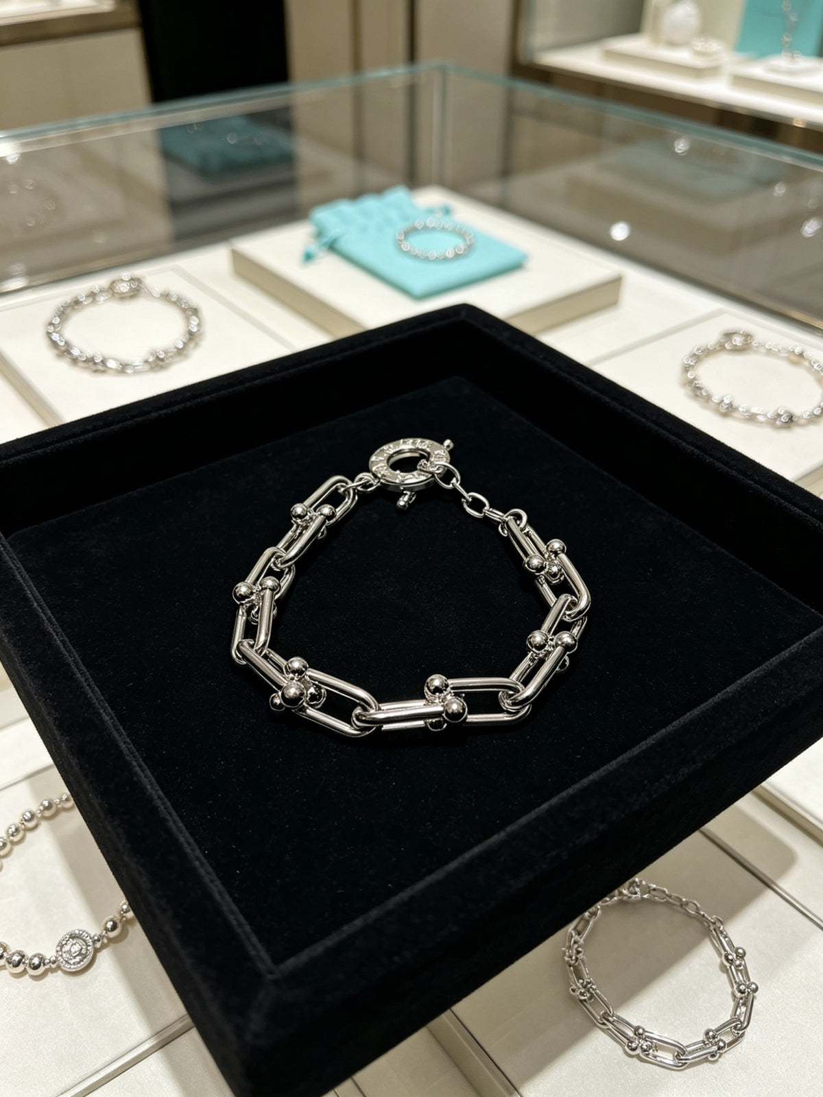 Signature Motif Bracelet in Silver-Tone – Vintage Detail – Design 79 side detail