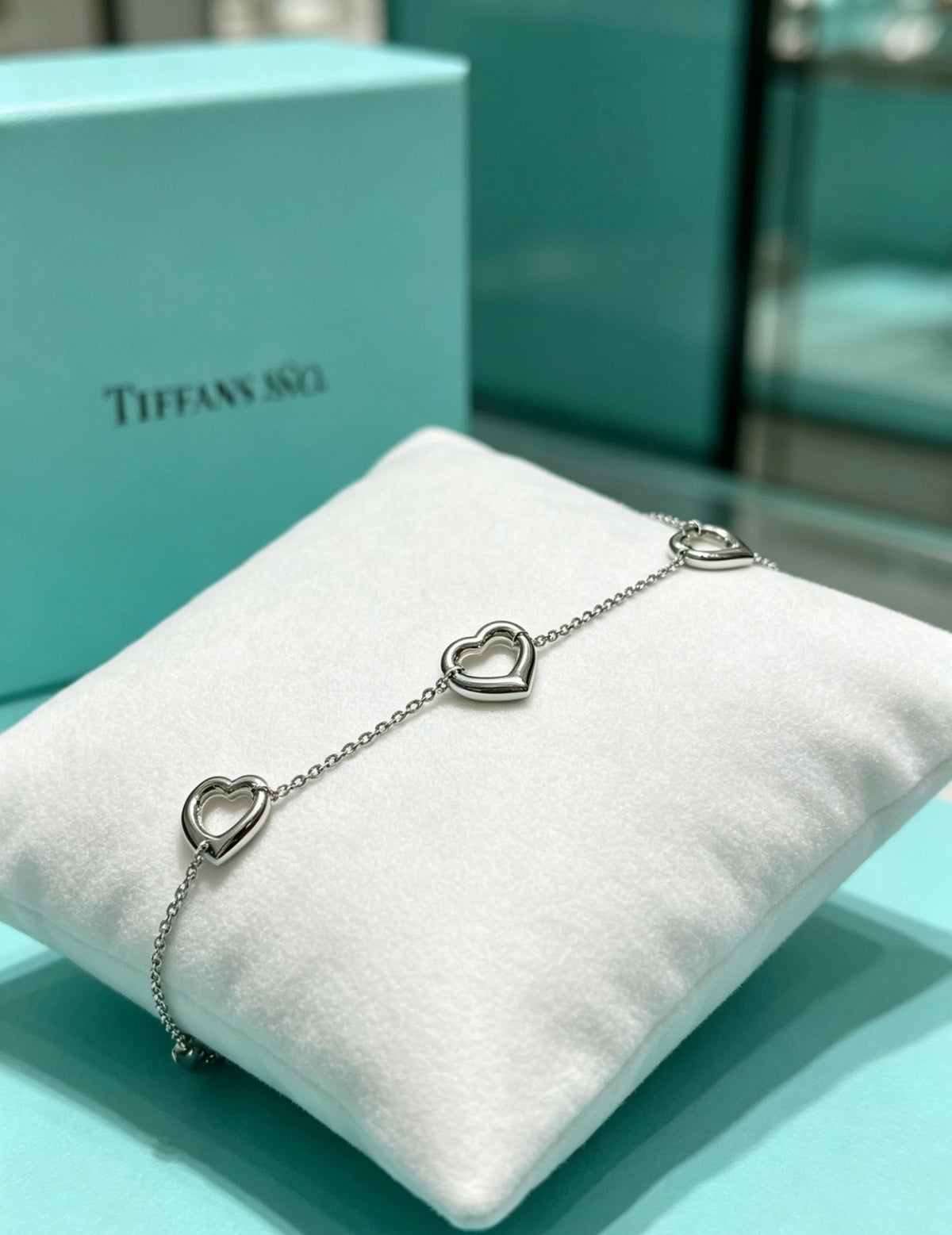 Signature Motif Bracelet in Silver-Tone – Vintage Detail – Design 75 front product view