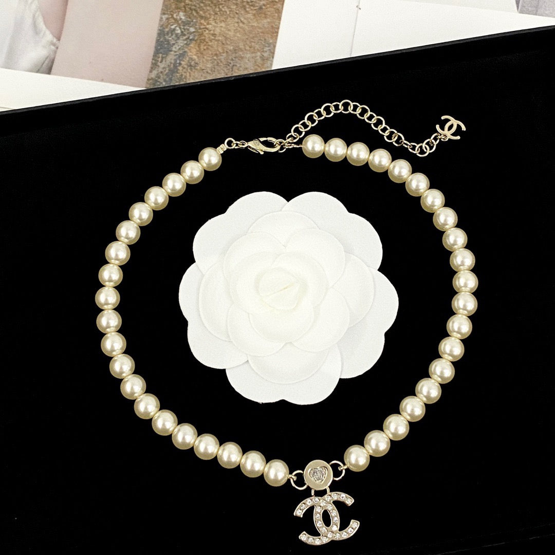 Pearl Pearl-Detail Pendant Necklace – Pearl Detail – Design 023 main product view