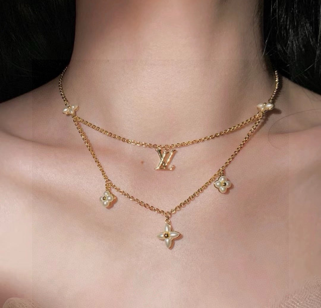 Letter Emblem Pendant Necklace in Polished Metal-Tone – Design 015 close-up detail