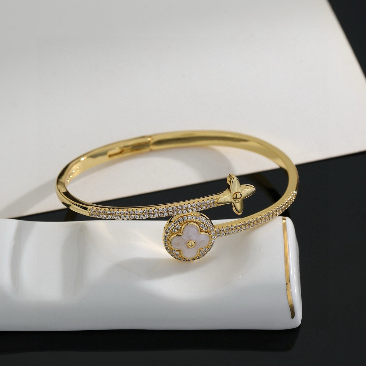 Clover Bangle in Polished Metal-Tone – Clover Detail – Design 014 close-up detail