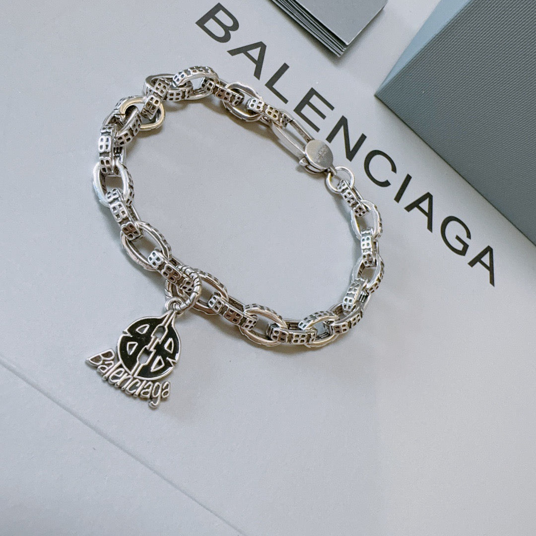 Geometric Emblem Bracelet in Polished Metal-Tone – Design 061 close-up detail