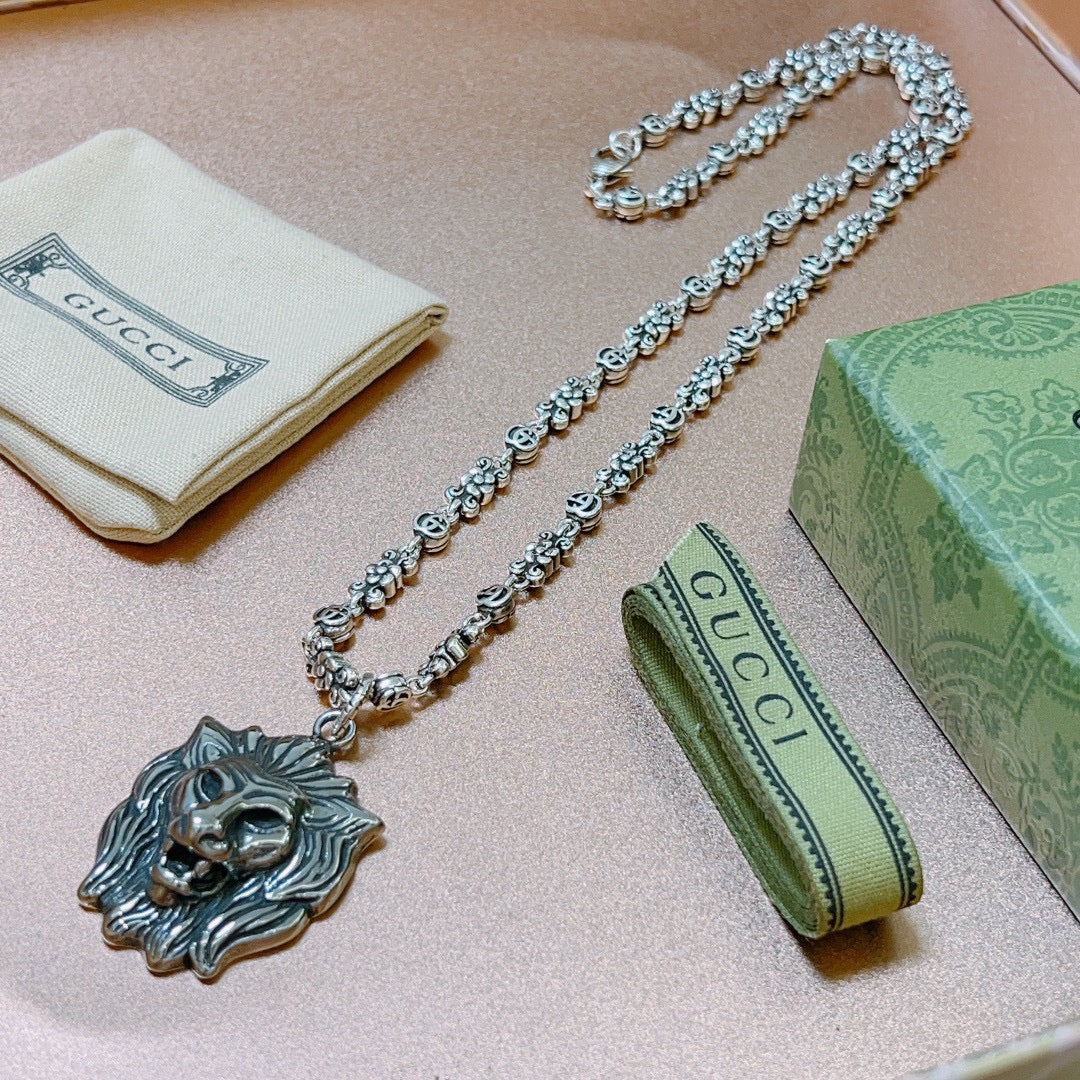 Chain Pendant Necklace in Polished Metal-Tone – Vintage Detail – Design 004 detail view