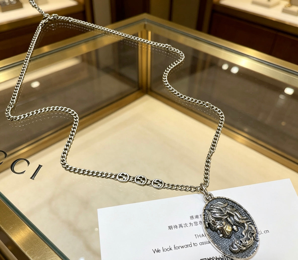 Double-G Emblem Pendant Necklace in Silver-Tone – Vintage Detail – Design 021 close-up detail