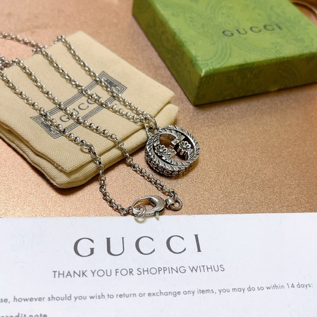 Double-G Emblem Pendant Necklace in Polished Metal-Tone – Design 094 close-up detail