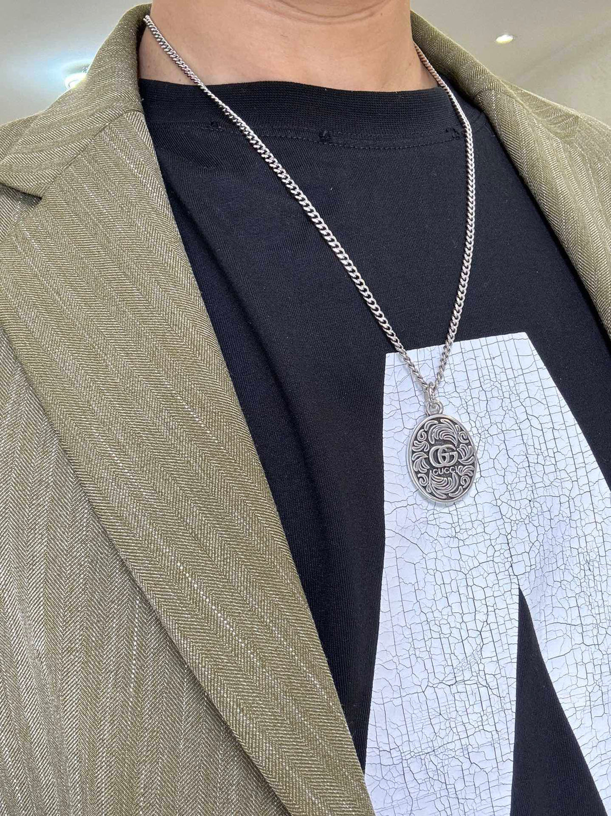 Double-G Emblem Pendant Necklace in Polished Metal-Tone – Design 093 detail view