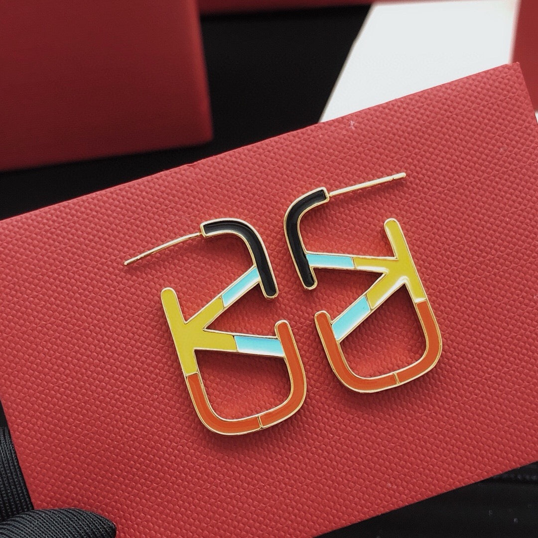 Signature Emblem Stud Earrings in Polished Metal-Tone – Design 05 side detail