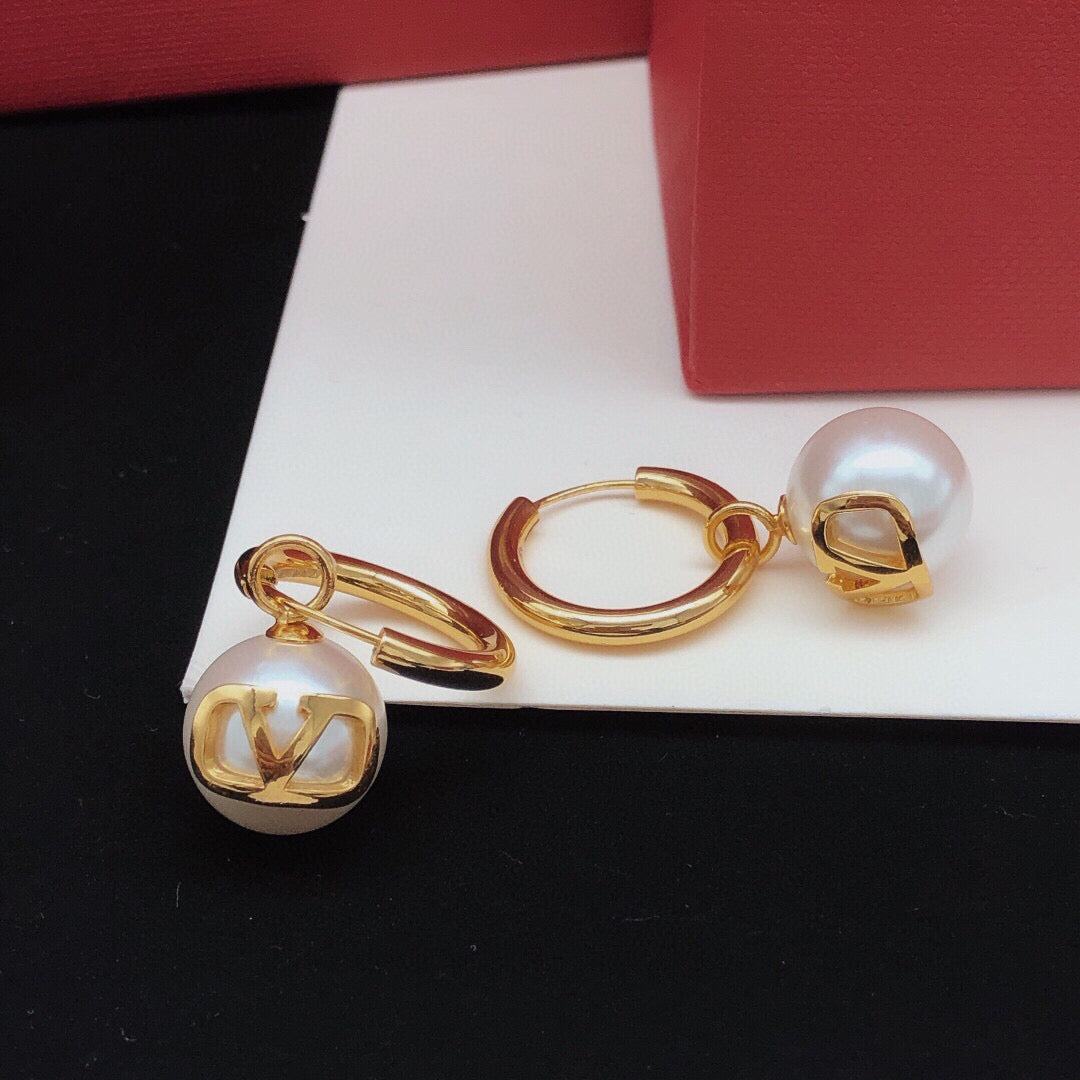 Signature Emblem Pearl-Detail Drop Earrings – Design 01 styled detail