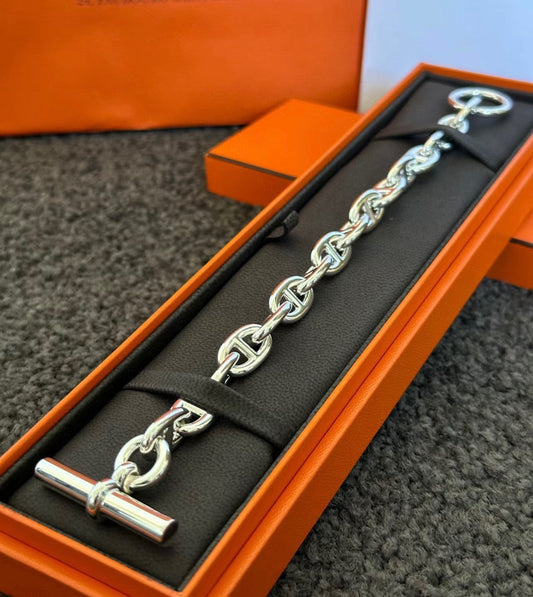 Toggle Bracelet in Polished Metal-Tone – Toggle Detail – Design 002 main product view
