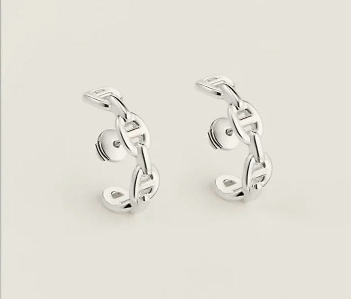 Toggle Stud Earrings in Polished Metal-Tone – Toggle Detail – Design 003 front product view