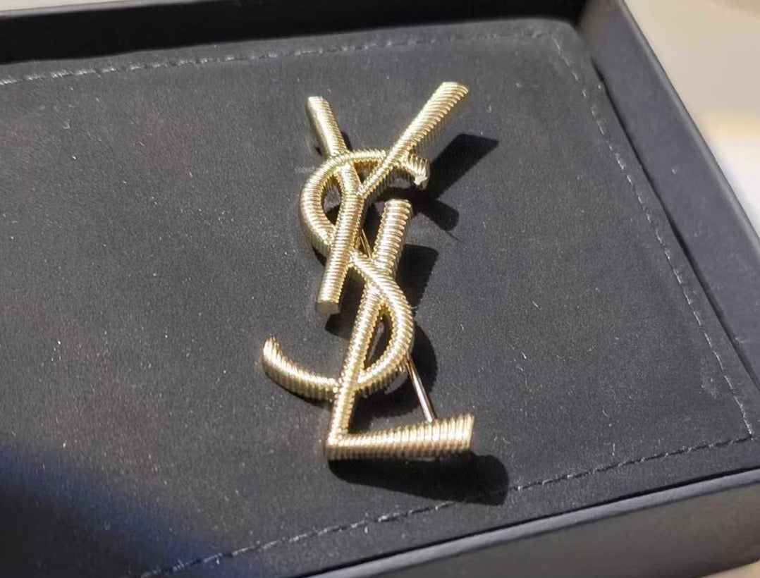 Geometric Emblem Brooch in Polished Metal-Tone – Design 014 detail view