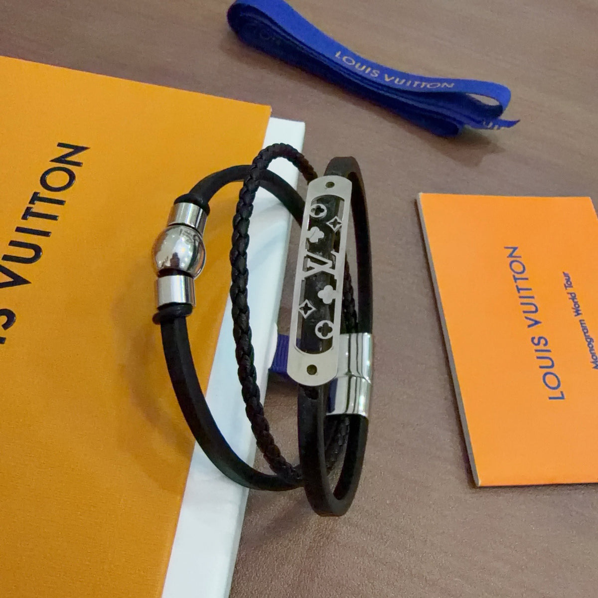 Chain Bangle in Silver-Tone – Blue Detail – Design 011 front product view