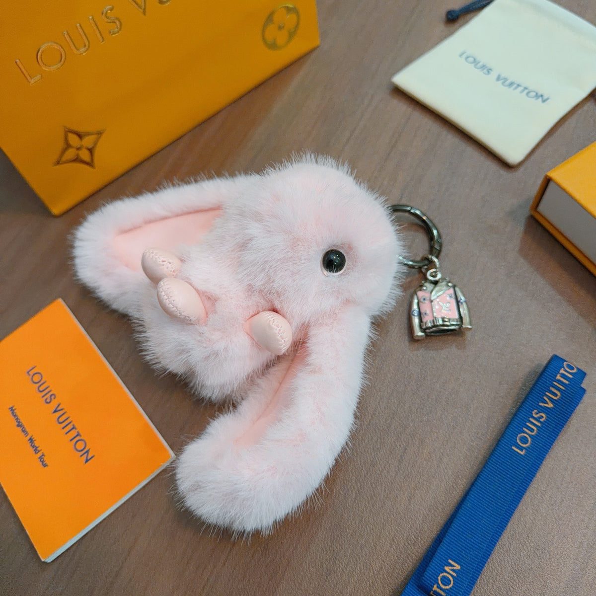 Bag Motif Keychain – Bag Detail – Design 113 styled product view
