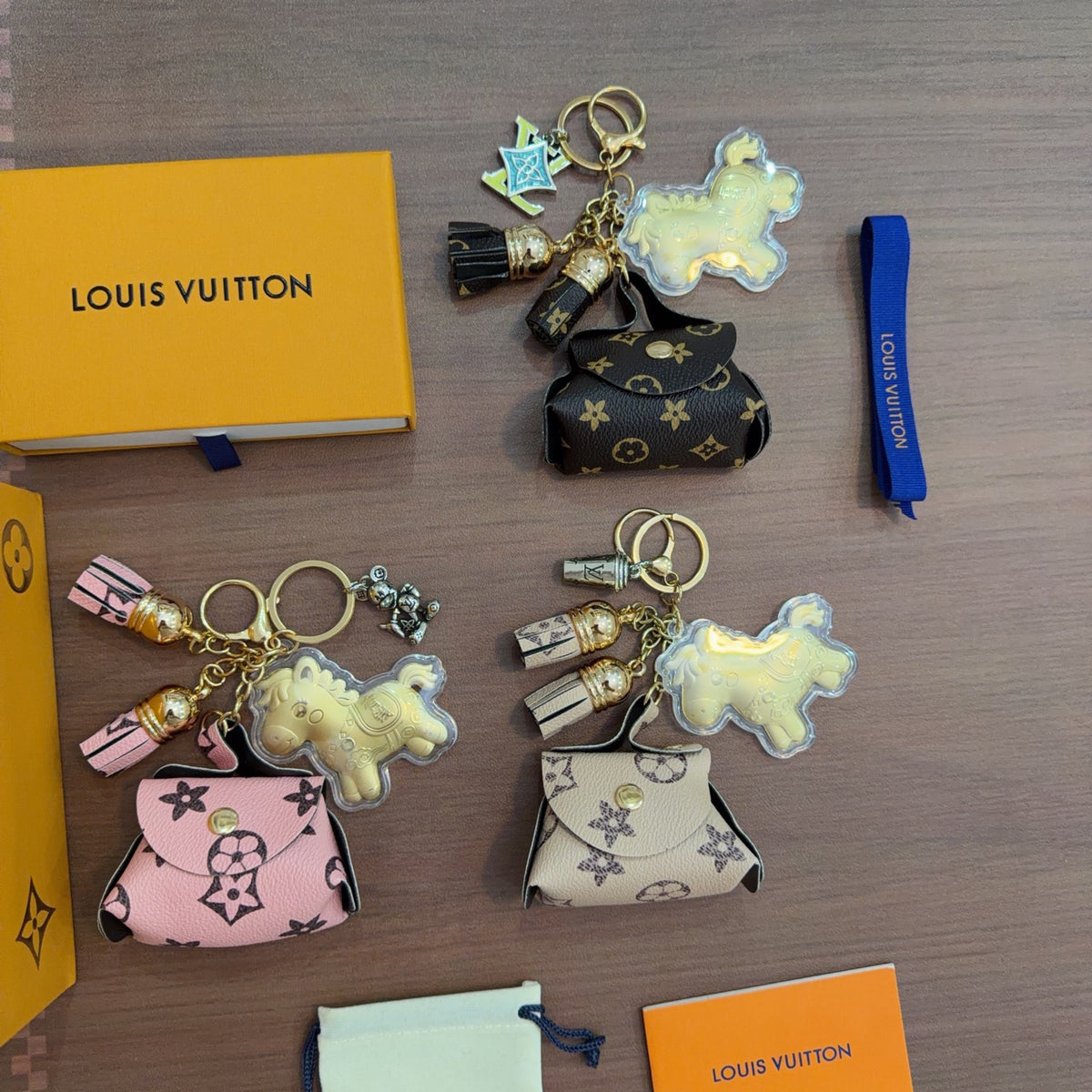 Bag Motif Keychain – Bag Detail – Design 111 styled product view
