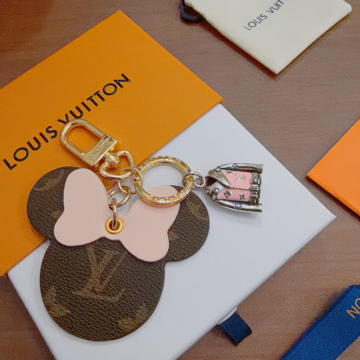 Bag Motif Keychain – Bag Detail – Design 106 front product view