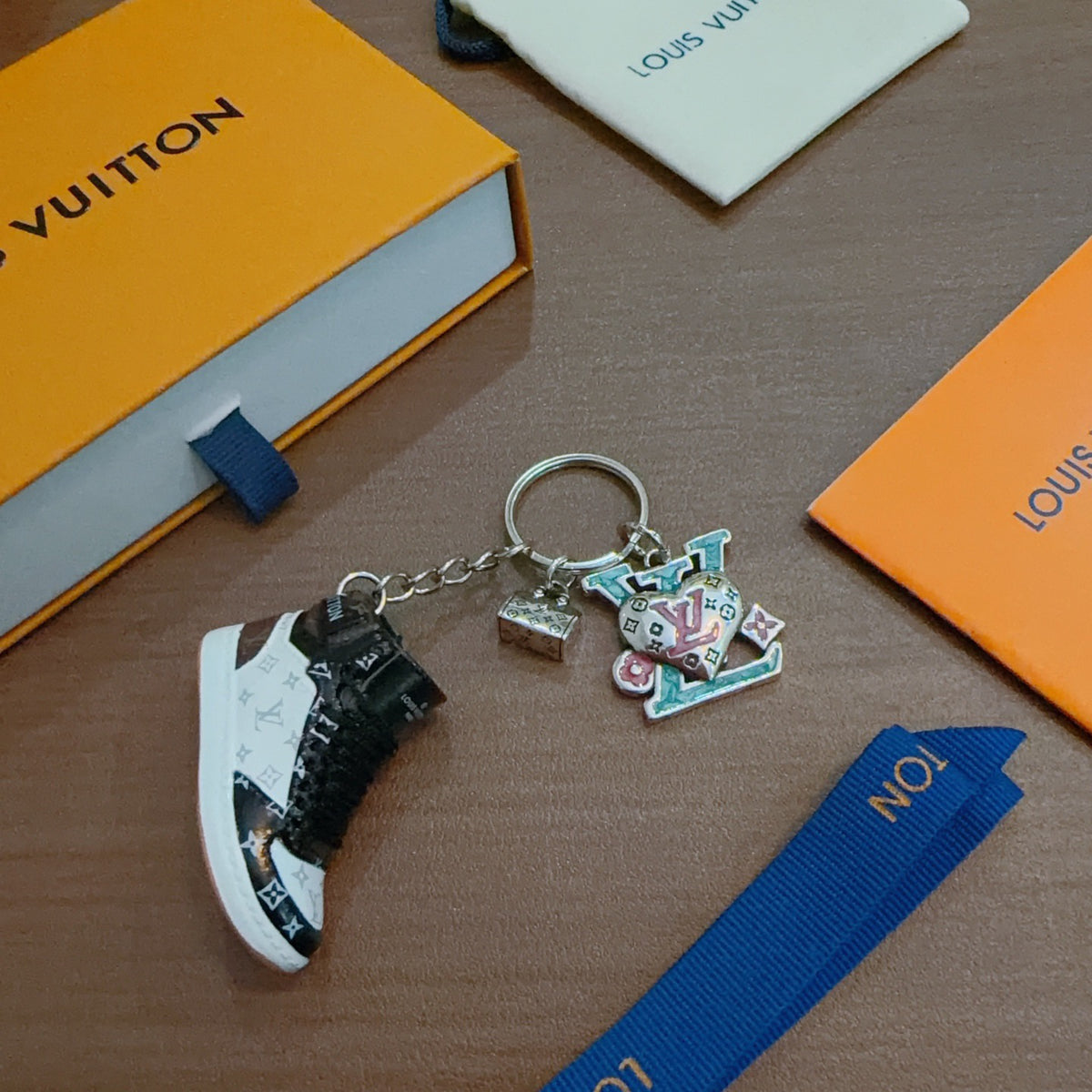 Bag Motif Keychain – Bag Detail – Design 105 close-up detail
