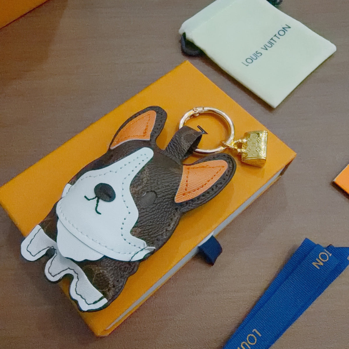 Bag Motif Keychain – Bag Detail – Design 104 styled product view