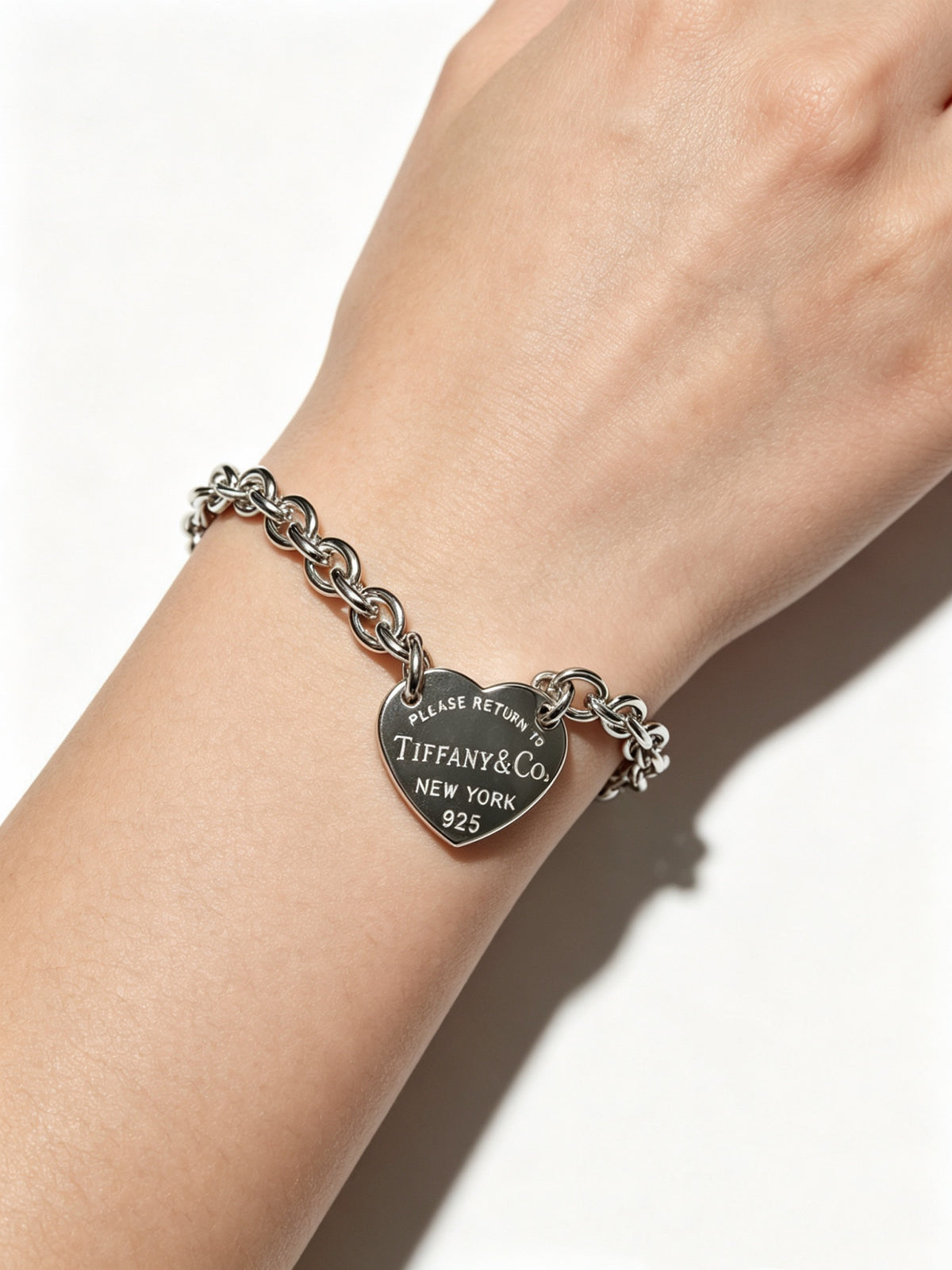 Signature Motif Bracelet in Silver-Tone – Vintage Detail – Design 87 close-up detail