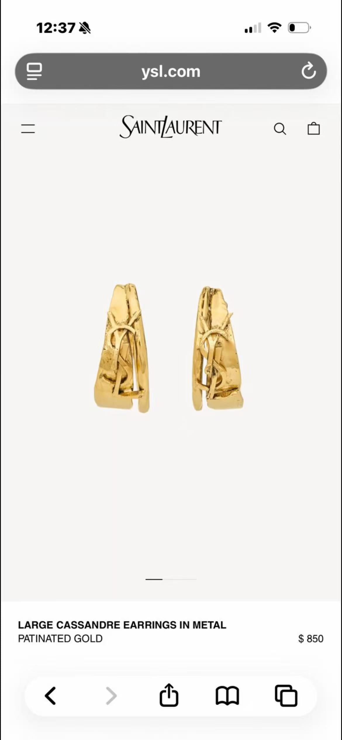 Geometric Emblem Hoop Earrings in Gold-Tone – Vintage Detail main product view