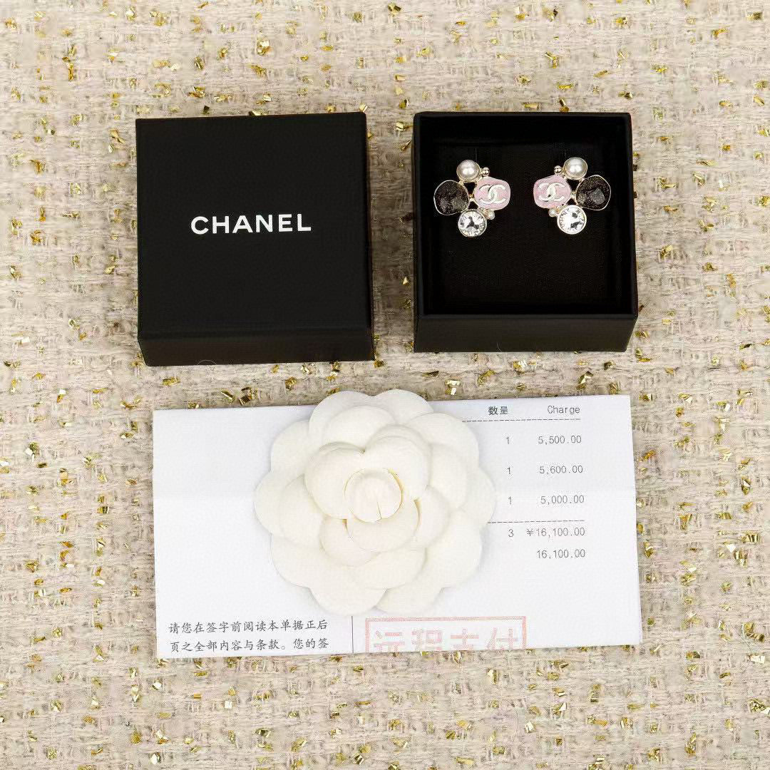 Signature Emblem Stud Earrings in Gold-Tone – Design 047 side detail