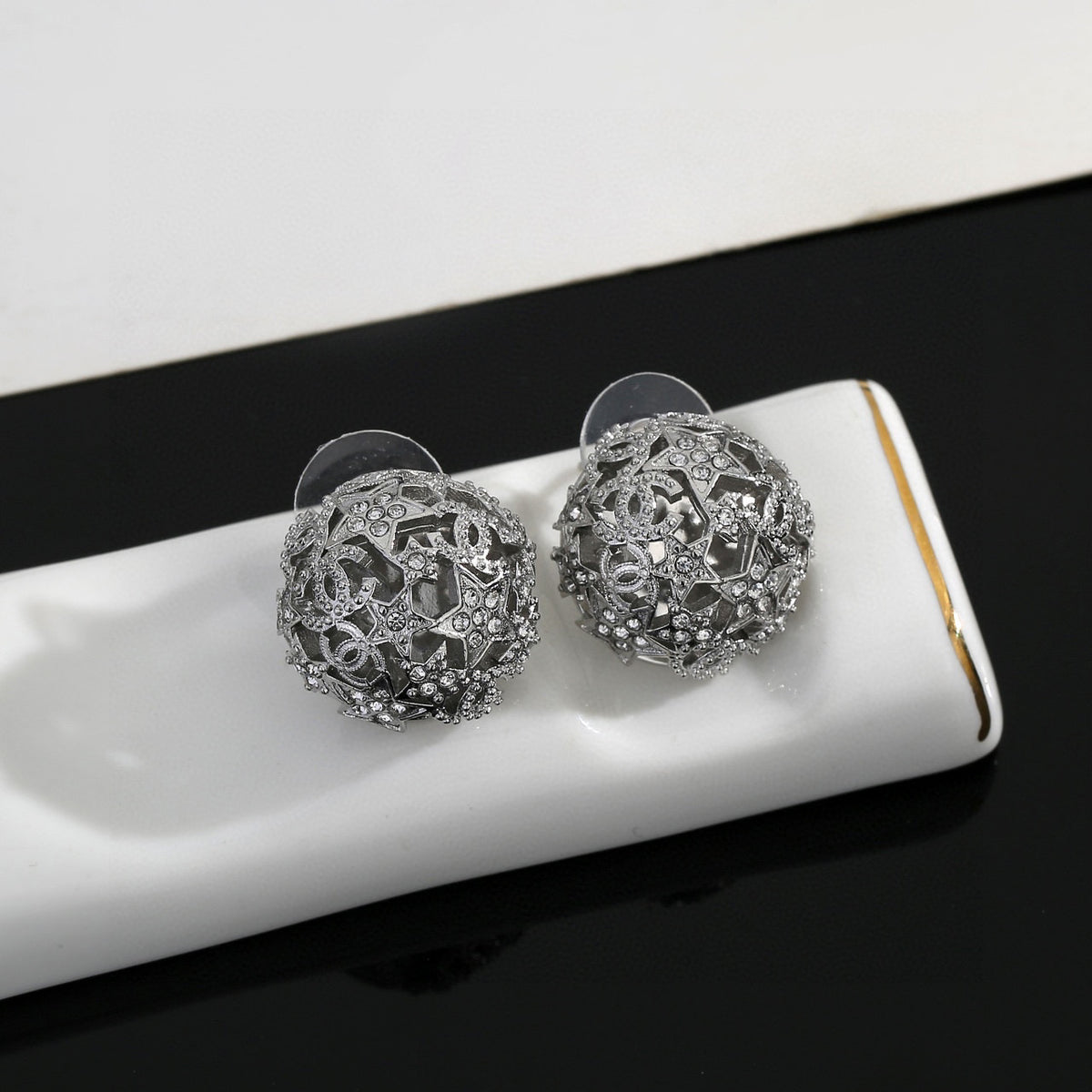 Star Stud Earrings in Gold-Tone – Star Detail – Design 006 side detail