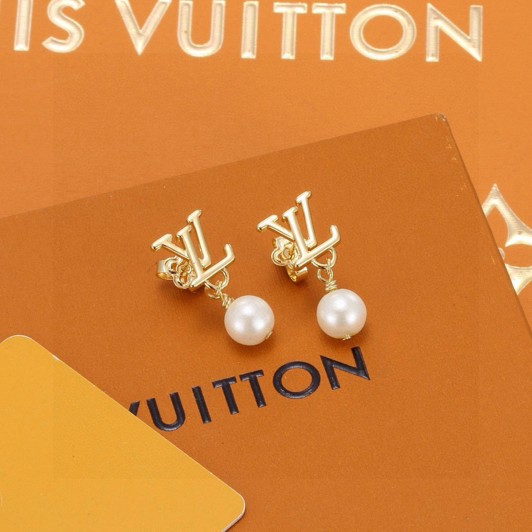 Letter Emblem Stud Earrings in Polished Metal-Tone – Design 040 main product view
