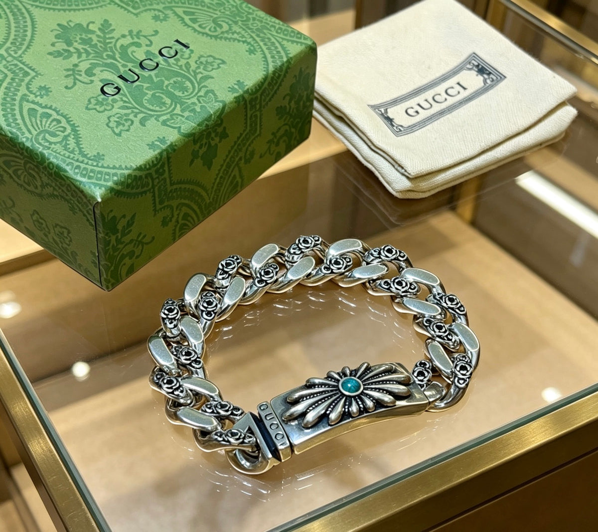 Floral Bracelet in Polished Metal-Tone – Design 015 detail view