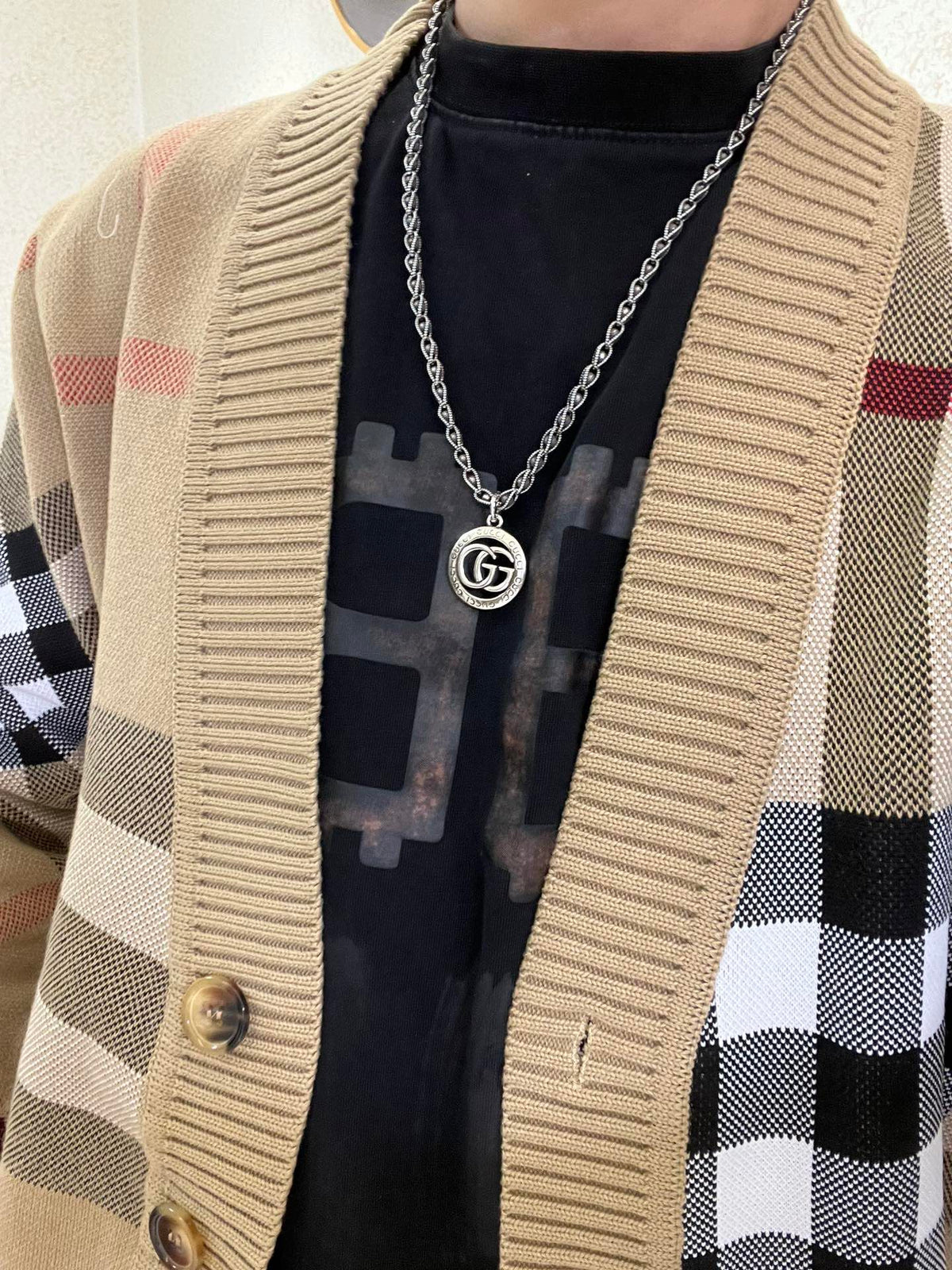 Double-G Emblem Pendant Necklace in Polished Metal-Tone – Vintage Detail – Design 038 side detail