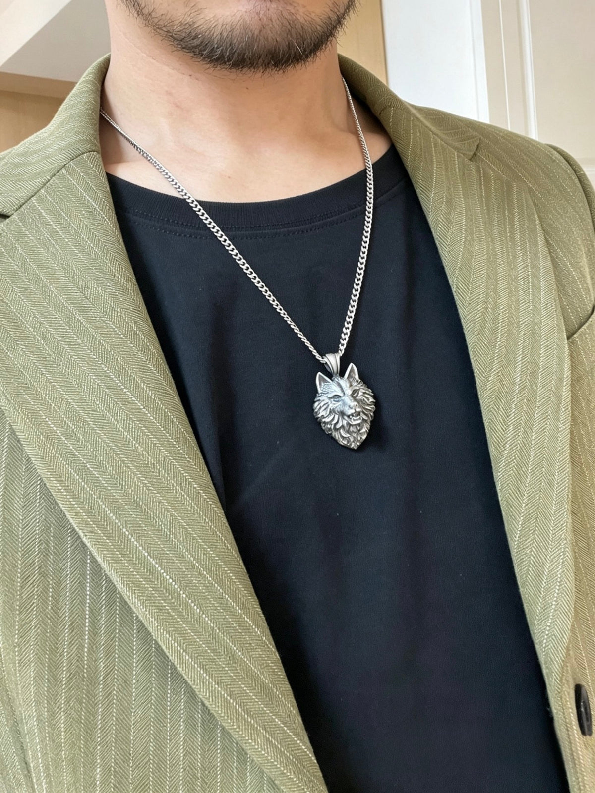 Double-G Emblem Pendant Necklace in Polished Metal-Tone – Design 144 detail view