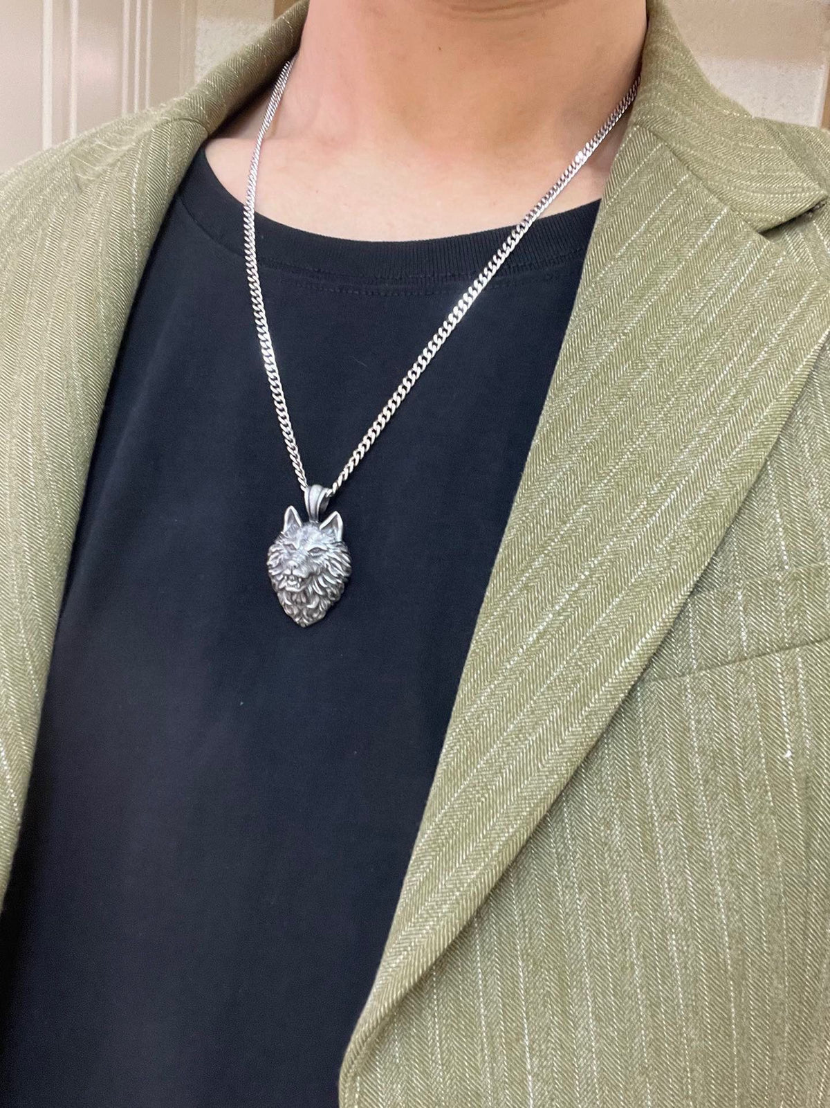 Double-G Emblem Pendant Necklace in Polished Metal-Tone – Design 144 detail view