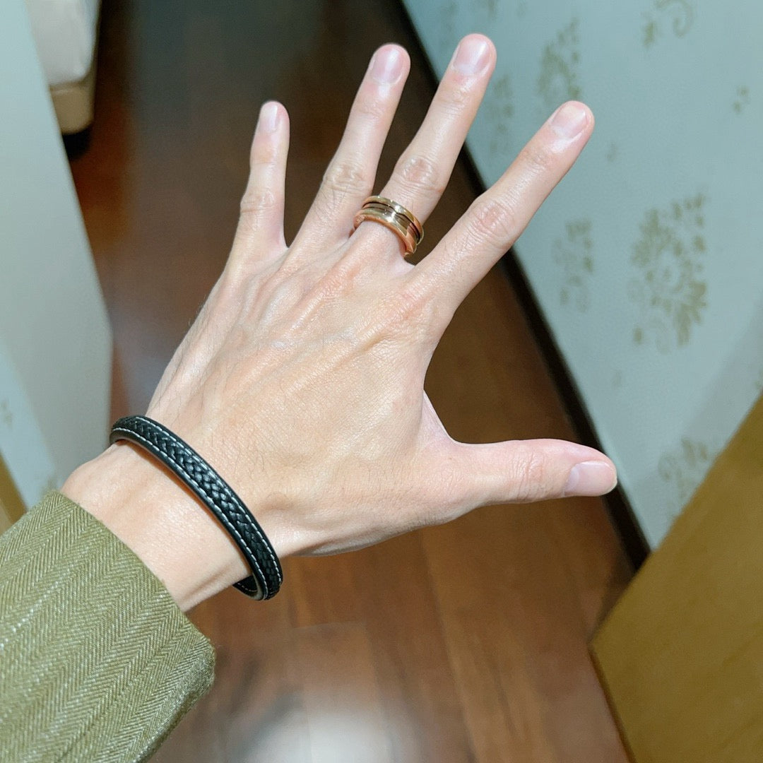 Geometric Emblem Statement Ring in Rose-Gold-Tone – Rose Gold Detail – Design 006 detail view